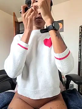 Snapshot of Honey-420- chatting on November 30, 6:56 pm Honey-420- online show from November 30, 6:56 pm