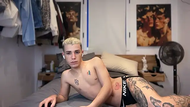 Snapshot of Cristian_Delgado chatting on March 2, 5:52 am Cristian Delgado online show from March 2, 5:52 am