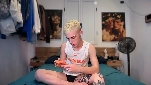 Snapshot of Cristian_Delgado chatting on March 29, 4:45 am Cristian Delgado online show from March 29, 4:45 am