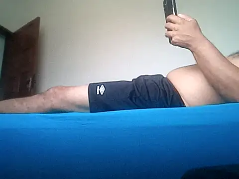 Snapshot of Nh2424 chatting on December 19, 11:50 am Nh2424 online show from December 19, 11:50 am