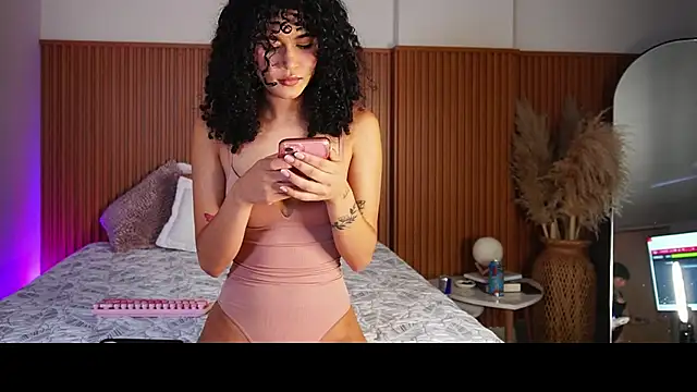 Lianh Benett online show from October 5, 11:57 pm