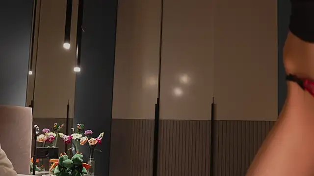 poisonn girlll online show from February 4, 6:36 pm