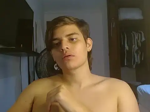 Snapshot of BadBunny_69 chatting on February 9, 7:23 am BadBunny 69 online show from February 9, 7:23 am