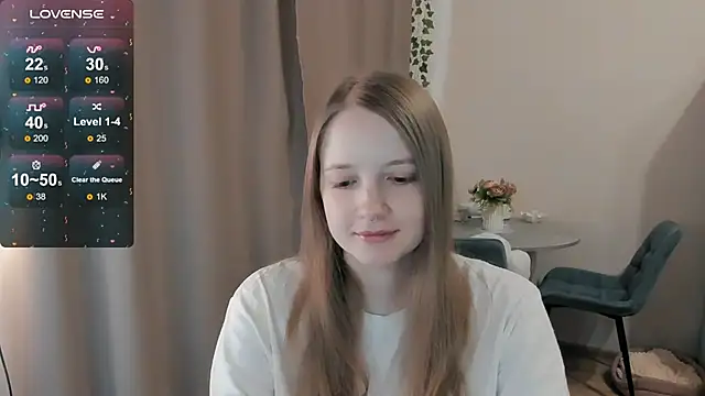 Snapshot of Alyaley chatting on June 18, 10:19 am Alyaley online show from June 18, 10:19 am