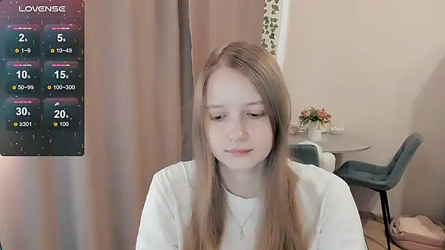 Snapshot of Alyaley chatting on June 23, 12:36 pm Alyaley online show from June 23, 12:36 pm