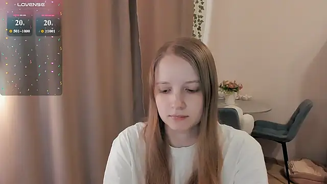 Snapshot of Alyaley chatting on July 5, 1:29 pm Alyaley online show from July 5, 1:29 pm