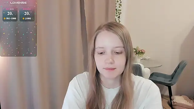 Snapshot of Alyaley chatting on July 6, 3:03 pm Alyaley online show from July 6, 3:03 pm