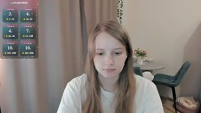 Snapshot of Alyaley chatting on July 7, 3:38 pm Alyaley online show from July 7, 3:38 pm