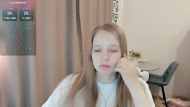 Snapshot of Alyaley chatting on July 9, 11:14 am Alyaley online show from July 9, 11:14 am