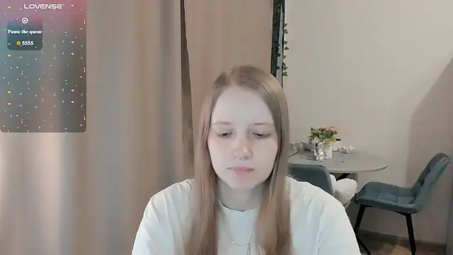 Snapshot of Alyaley chatting on July 14, 2:12 pm Alyaley online show from July 14, 2:12 pm