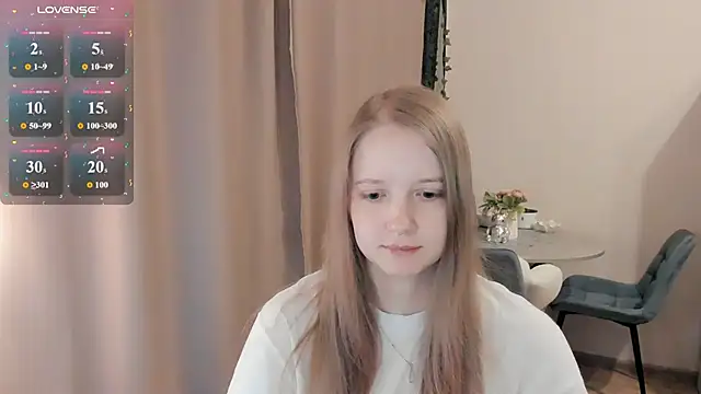 Snapshot of Alyaley chatting on July 19, 8:18 am Alyaley online show from July 19, 8:18 am