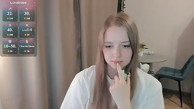 Snapshot of Alyaley chatting on July 22, 6:32 pm Alyaley online show from July 22, 6:32 pm