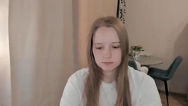 Snapshot of Alyaley chatting on July 24, 10:02 am Alyaley online show from July 24, 10:02 am