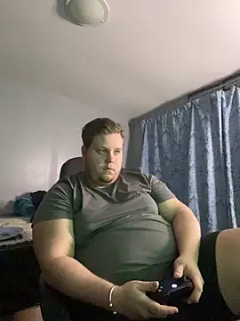 Lukeyboy027 online show from December 3, 9:46 pm