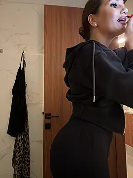 Syka0001 online show from January 31, 2:28 pm