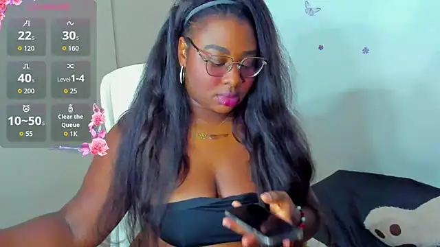 Naomii King online show from June 12, 1:59 am