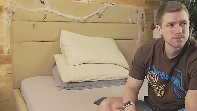 Snapshot of EthanPinkman chatting on October 30, 4:14 am EthanPinkman online show from October 30, 4:14 am