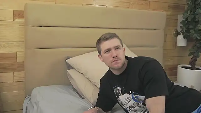 Snapshot of EthanPinkman chatting on November 7, 4:34 am EthanPinkman online show from November 7, 4:34 am