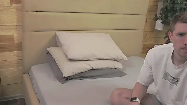 Snapshot of EthanPinkman chatting on November 20, 4:34 am EthanPinkman online show from November 20, 4:34 am