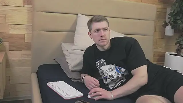 Snapshot of EthanPinkman chatting on November 24, 4:34 am EthanPinkman online show from November 24, 4:34 am