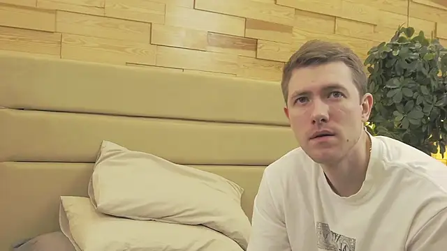 Snapshot of EthanPinkman chatting on December 2, 4:07 am EthanPinkman online show from December 2, 4:07 am