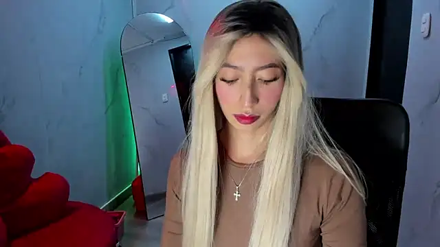 Snapshot of LilithCooperr_ chatting on October 22, 10:20 pm LilithCooperr online show from October 22, 10:20 pm