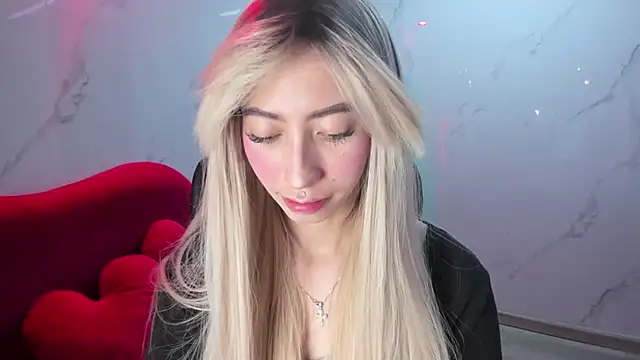 Snapshot of LilithCooperr_ chatting on November 4, 10:31 pm LilithCooperr online show from November 4, 10:31 pm