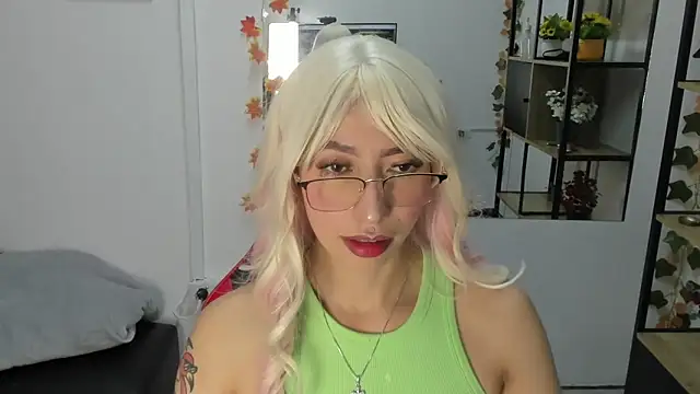 Snapshot of LilithCooperr_ chatting on November 22, 9:25 pm LilithCooperr online show from November 22, 9:25 pm