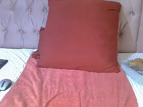 Snapshot of SweetMellowX1 chatting on March 11, 2:40 pm SweetMellowX1 online show from March 11, 2:40 pm