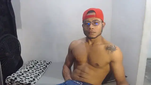 Snapshot of grandominantex1 chatting on December 14, 10:58 pm grandominantex1 online show from December 14, 10:58 pm