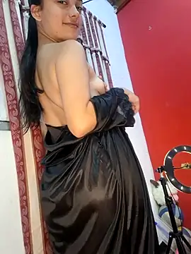 littlemelii online show from December 29, 7:50 am