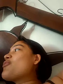 littlemelii online show from January 10, 8:32 pm