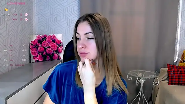 Snapshot of Naughty__Megan chatting on February 18, 7:10 am Naughty Megan online show from February 18, 7:10 am