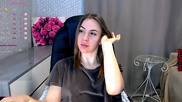 Snapshot of Naughty__Megan chatting on February 19, 1:50 pm Naughty Megan online show from February 19, 1:50 pm