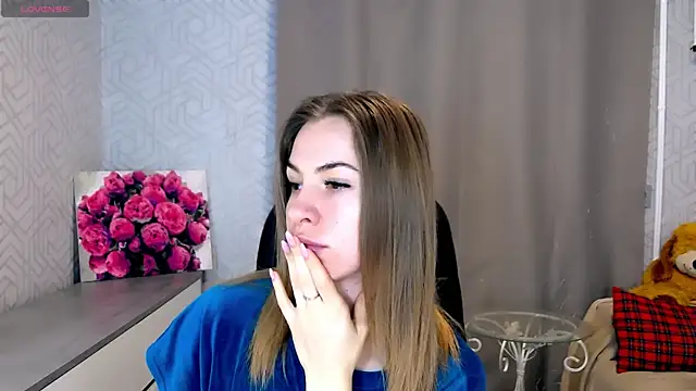 Snapshot of Naughty__Megan chatting on March 17, 10:17 am Naughty Megan online show from March 17, 10:17 am