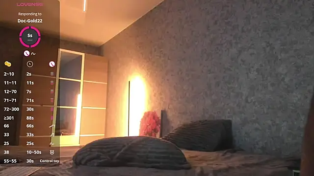 Snapshot of Naughty__Megan chatting on November 3, 4:36 am Naughty Megan online show from November 3, 4:36 am