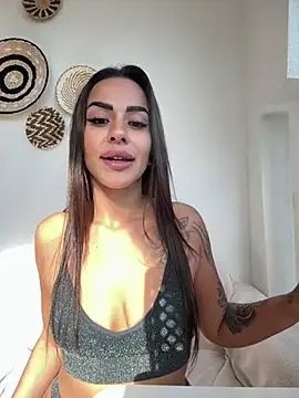 Snapshot of Alisa-Marie chatting on December 13, 1:33 pm Alisa-Marie online show from December 13, 1:33 pm