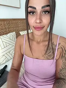 Snapshot of Alisa-Marie chatting on January 4, 1:10 pm Alisa-Marie online show from January 4, 1:10 pm