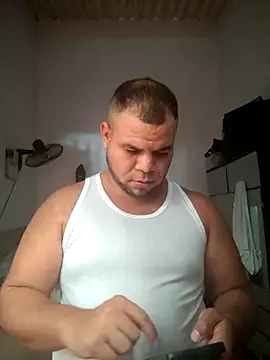 Snapshot of Evert_hairyboy chatting on November 10, 5:56 pm Evert hairyboy online show from November 10, 5:56 pm