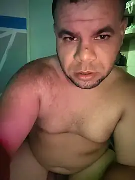 Snapshot of Evert_hairyboy chatting on June 2, 3:19 am Evert hairyboy online show from June 2, 3:19 am