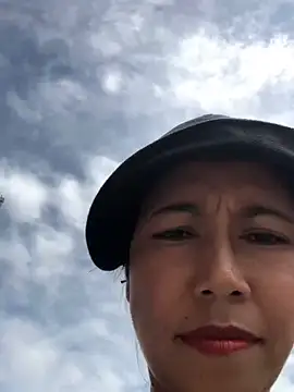 2HotAsain4u online show from December 2, 2:42 am