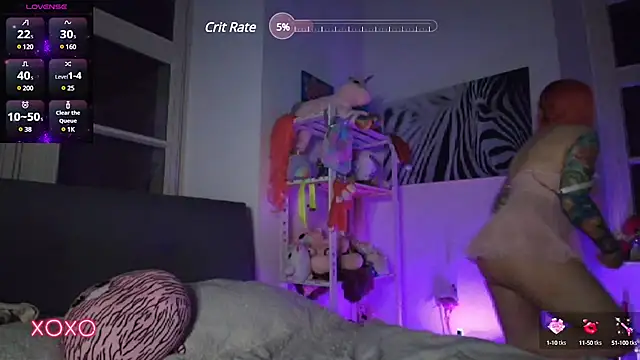 Snapshot of PinkHurricaneOfficial chatting on February 27, 1:05 am PinkHurricaneOfficial online show from February 27, 1:05 am