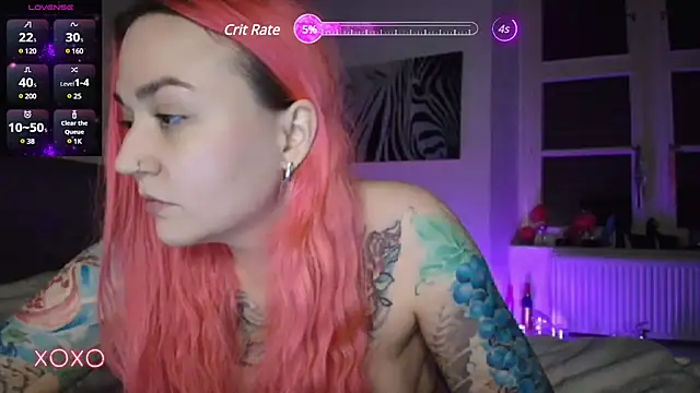 Snapshot of PinkHurricaneOfficial chatting on March 1, 10:53 pm PinkHurricaneOfficial online show from March 1, 10:53 pm