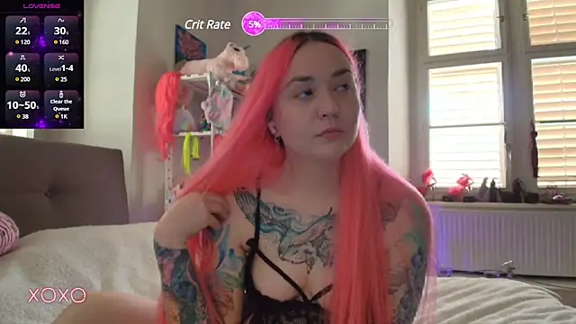 Snapshot of PinkHurricaneOfficial chatting on March 5, 10:33 am PinkHurricaneOfficial online show from March 5, 10:33 am