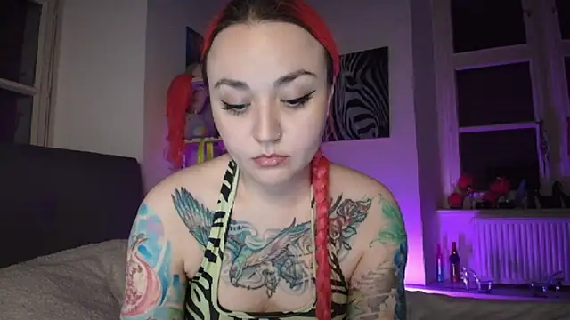 Snapshot of PinkHurricaneOfficial chatting on March 21, 11:01 pm PinkHurricaneOfficial online show from March 21, 11:01 pm