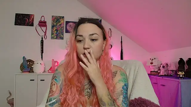 Snapshot of PinkHurricaneOfficial chatting on September 22, 3:03 pm PinkHurricaneOfficial online show from September 22, 3:03 pm