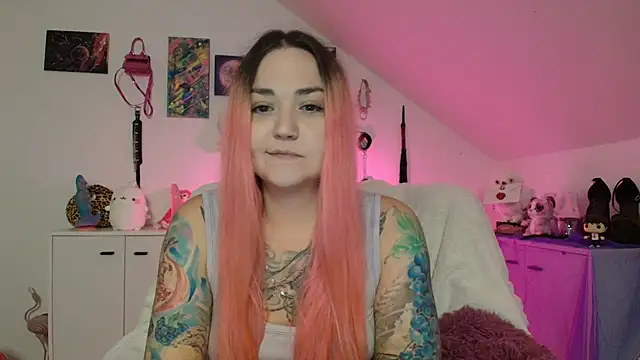 Snapshot of PinkHurricaneOfficial chatting on September 23, 2:20 pm PinkHurricaneOfficial online show from September 23, 2:20 pm