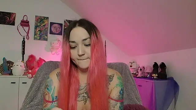 Snapshot of PinkHurricaneOfficial chatting on September 26, 8:02 pm PinkHurricaneOfficial online show from September 26, 8:02 pm