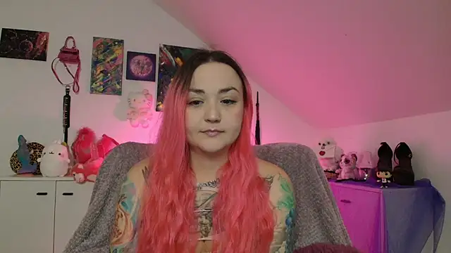 Snapshot of PinkHurricaneOfficial chatting on September 27, 2:44 pm PinkHurricaneOfficial online show from September 27, 2:44 pm