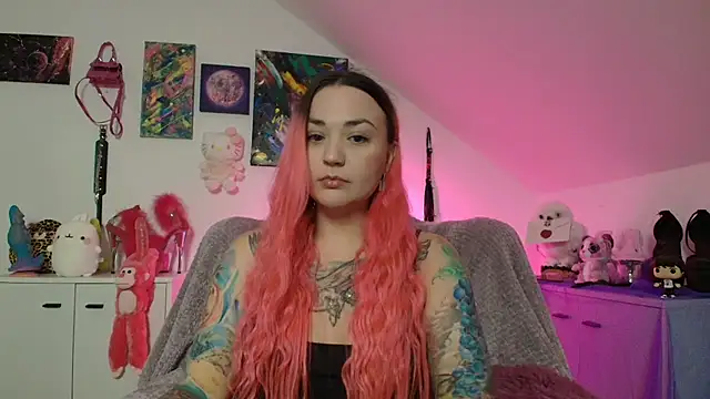 Snapshot of PinkHurricaneOfficial chatting on October 4, 8:40 pm PinkHurricaneOfficial online show from October 4, 8:40 pm